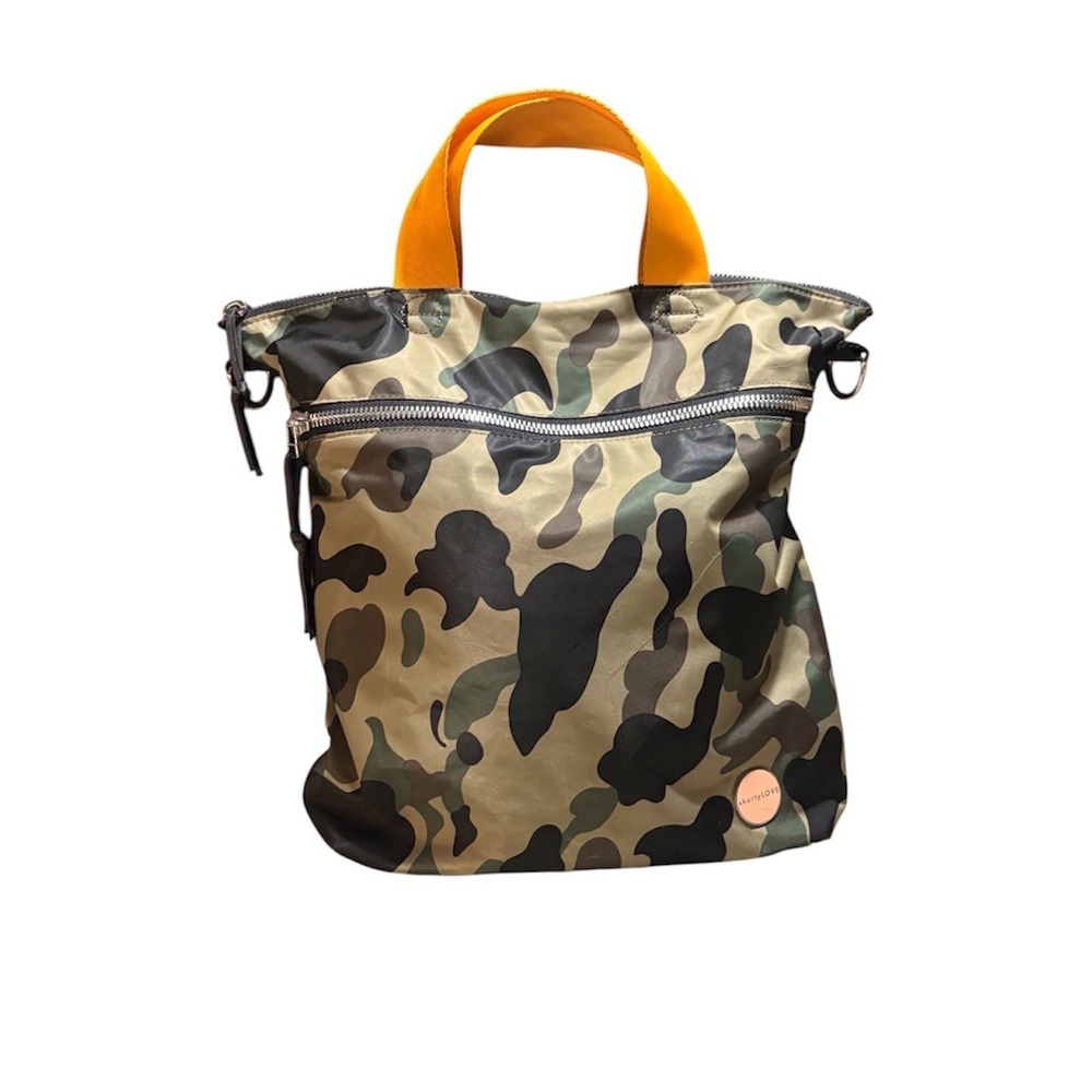 ShortyLOVE Large Tote Bag Women Camo Nylon Orange Handle Utility Zip
EUC